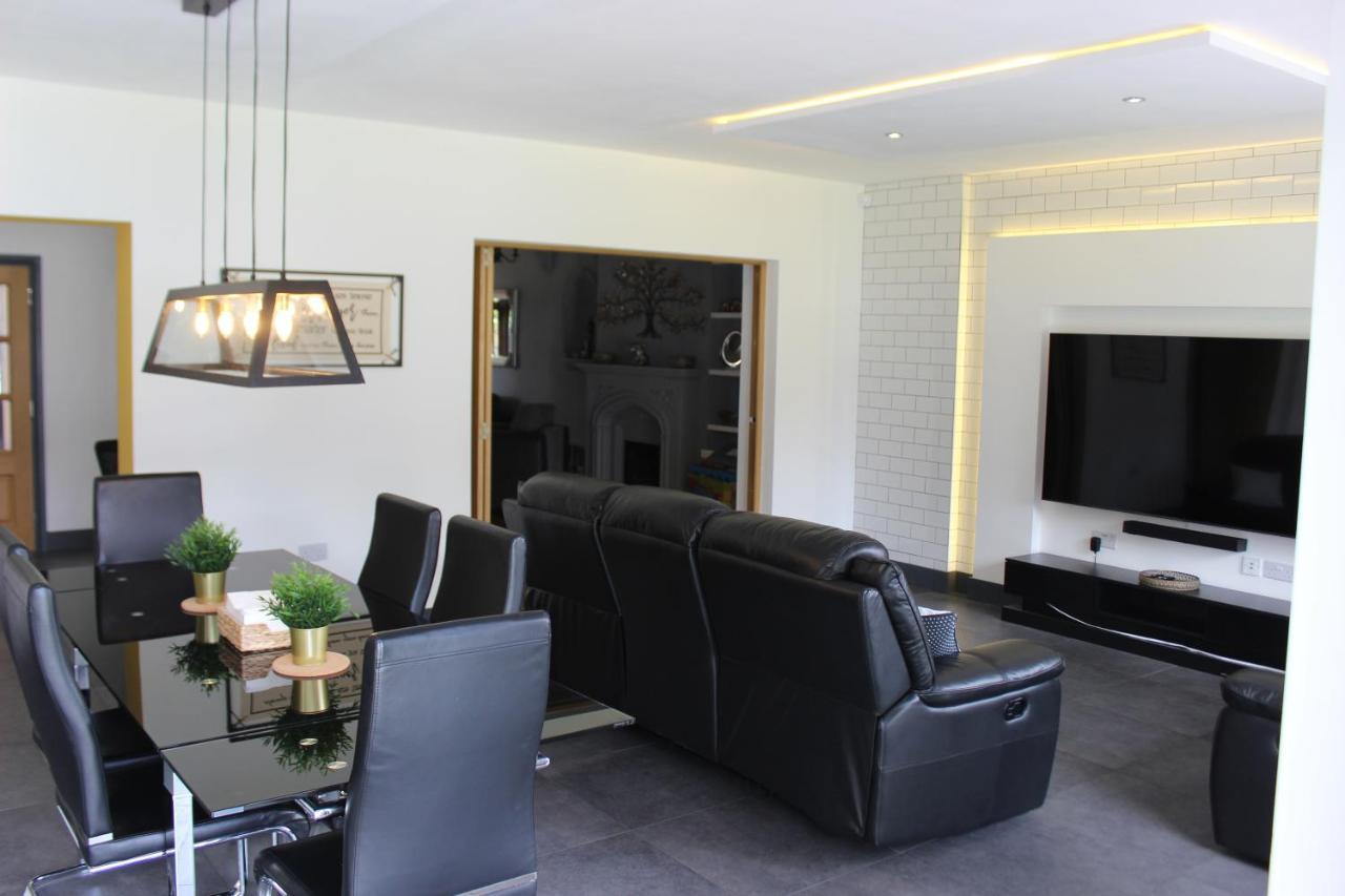 Modern Spacious House - Sleeps 16, Free Parking, Sun Terrace Nuneaton Luaran gambar