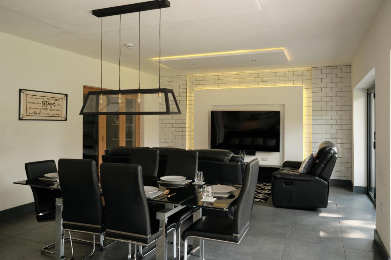 Modern Spacious House - Sleeps 16, Free Parking, Sun Terrace Nuneaton Luaran gambar