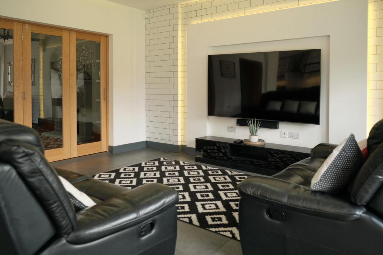 Modern Spacious House - Sleeps 16, Free Parking, Sun Terrace Nuneaton Luaran gambar