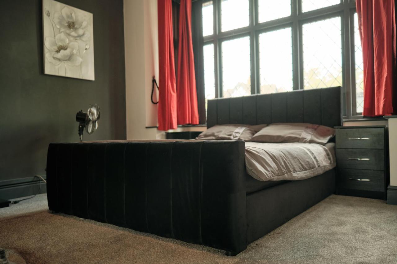 Modern Spacious House - Sleeps 16, Free Parking, Sun Terrace Nuneaton Luaran gambar