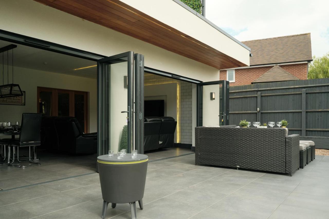 Modern Spacious House - Sleeps 16, Free Parking, Sun Terrace Nuneaton Luaran gambar